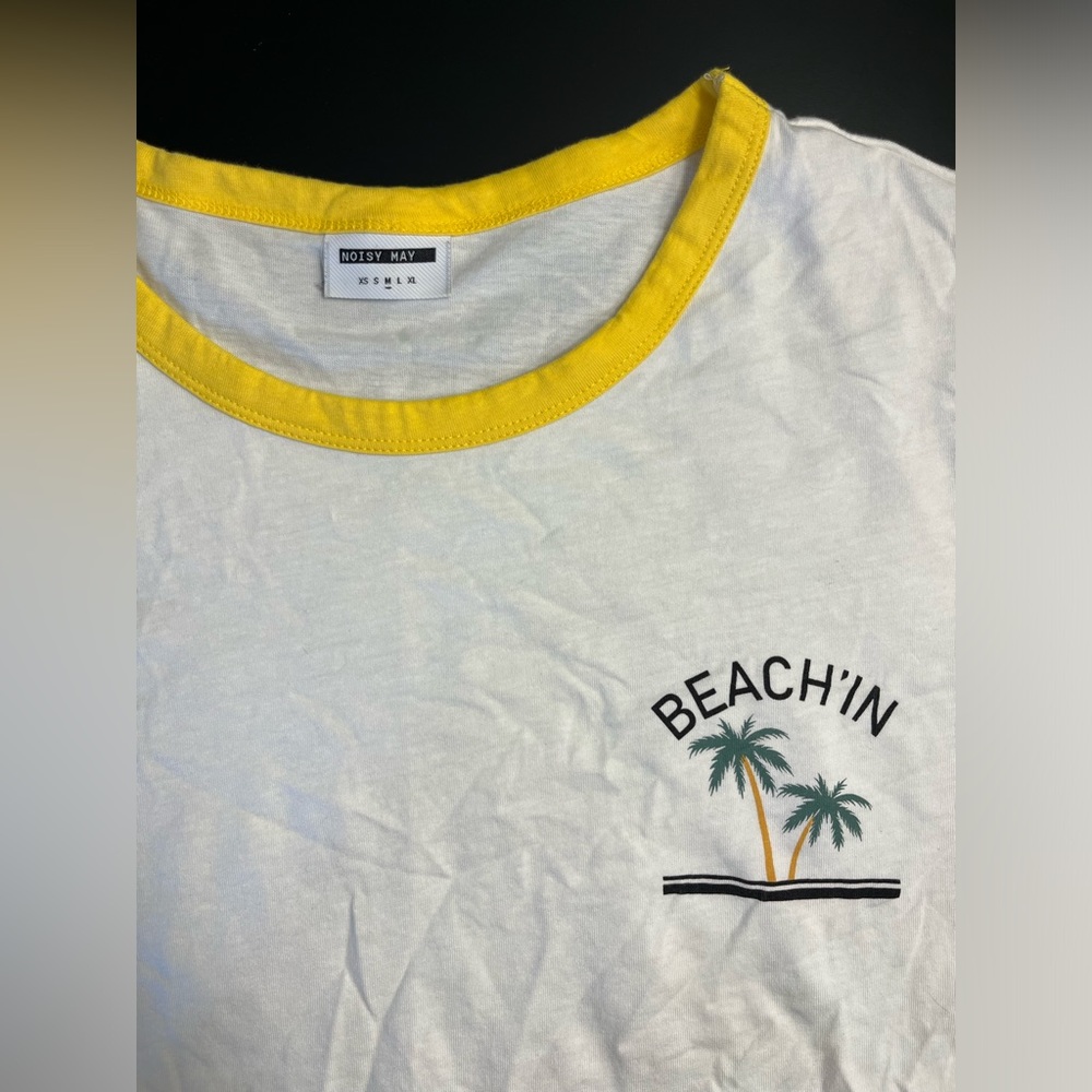 Beachin Tee - Picture 2 of 2